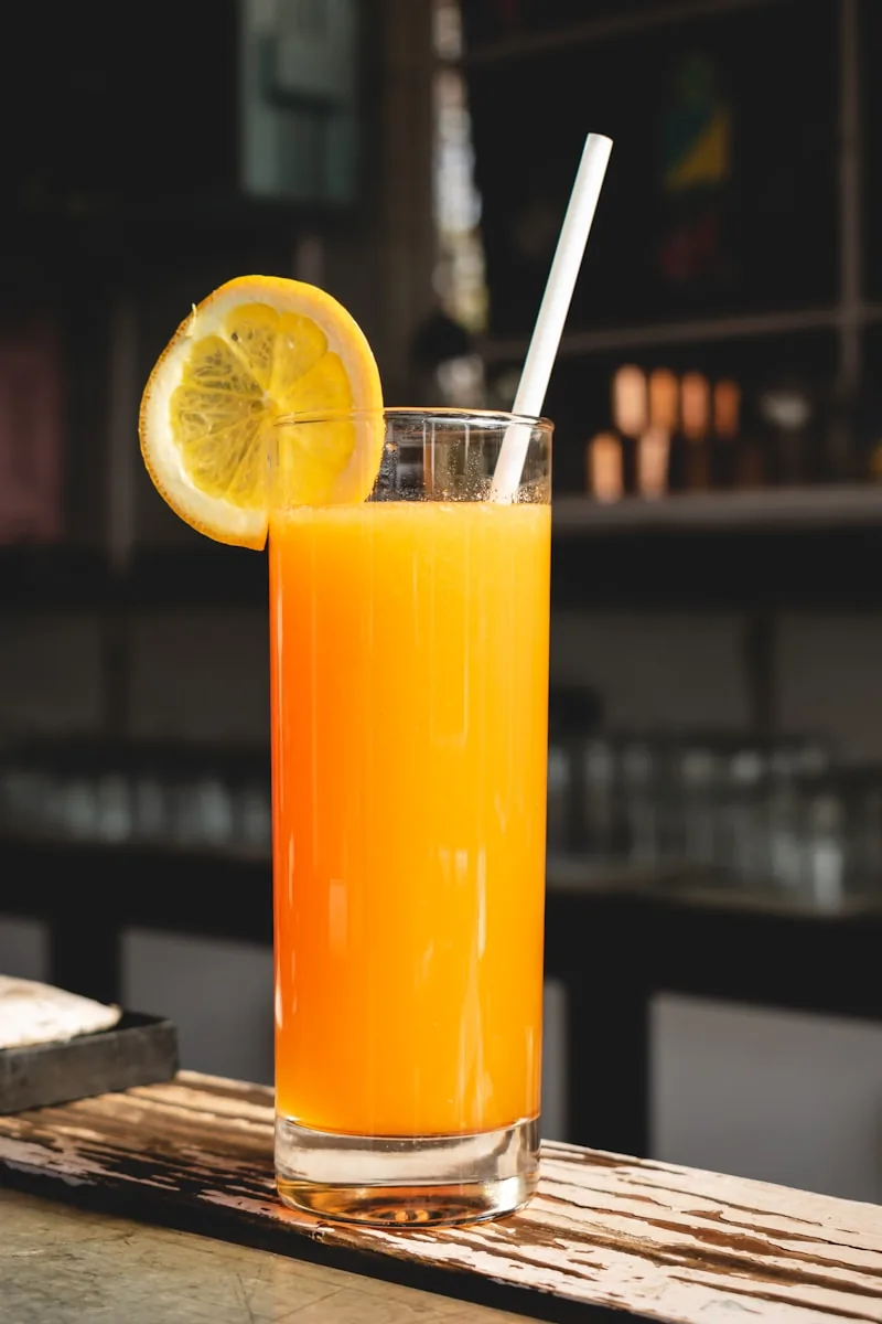 Jus d'orange frais pressé verre agrumes vitamine C énergie naturelle