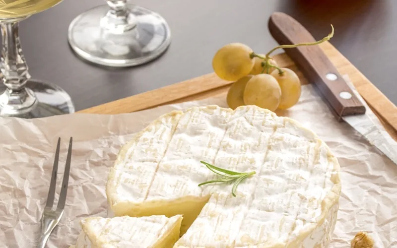 Plateau de fromages variés - source naturelle de vitamine K2 MK-8 MK-9